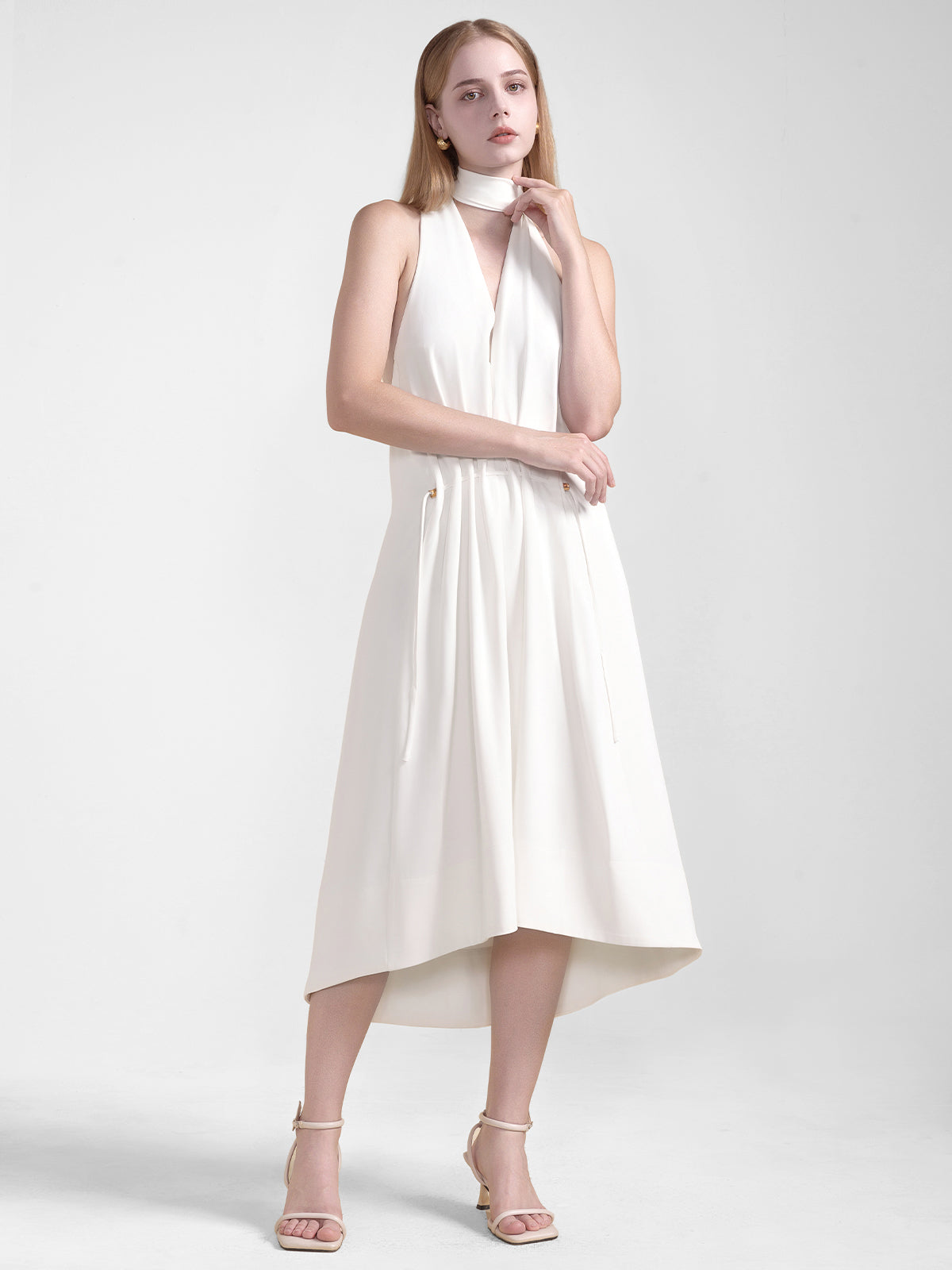 S·DEER white halter neck dress with deep V-neckline and waist drawstring, offering a flattering silhouette ideal for cocktail parties or elegant summer evenings