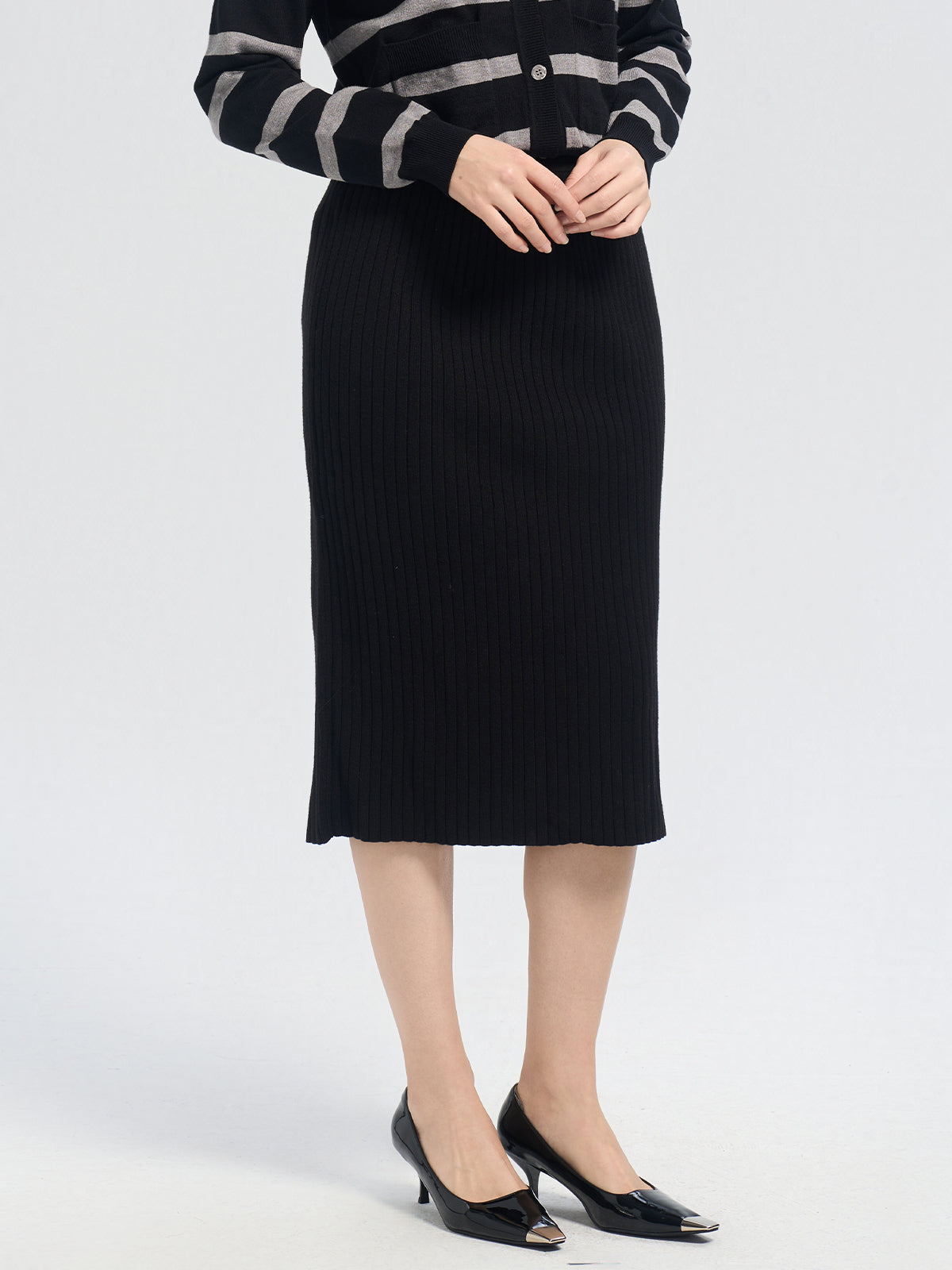 S·DEER solid striped skirt in black, casual and cozy