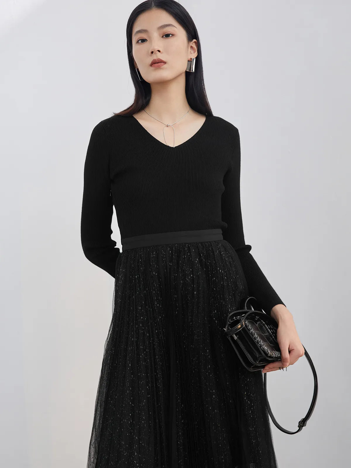 V-Neck Sequins Long-Sleeved Dress