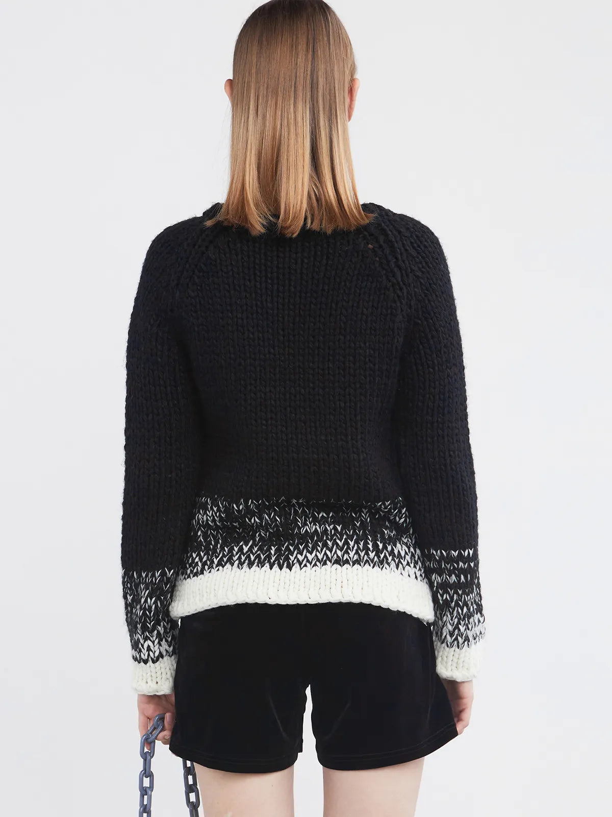 Round Neck Short Knitted Sweater With Crochet Flowers