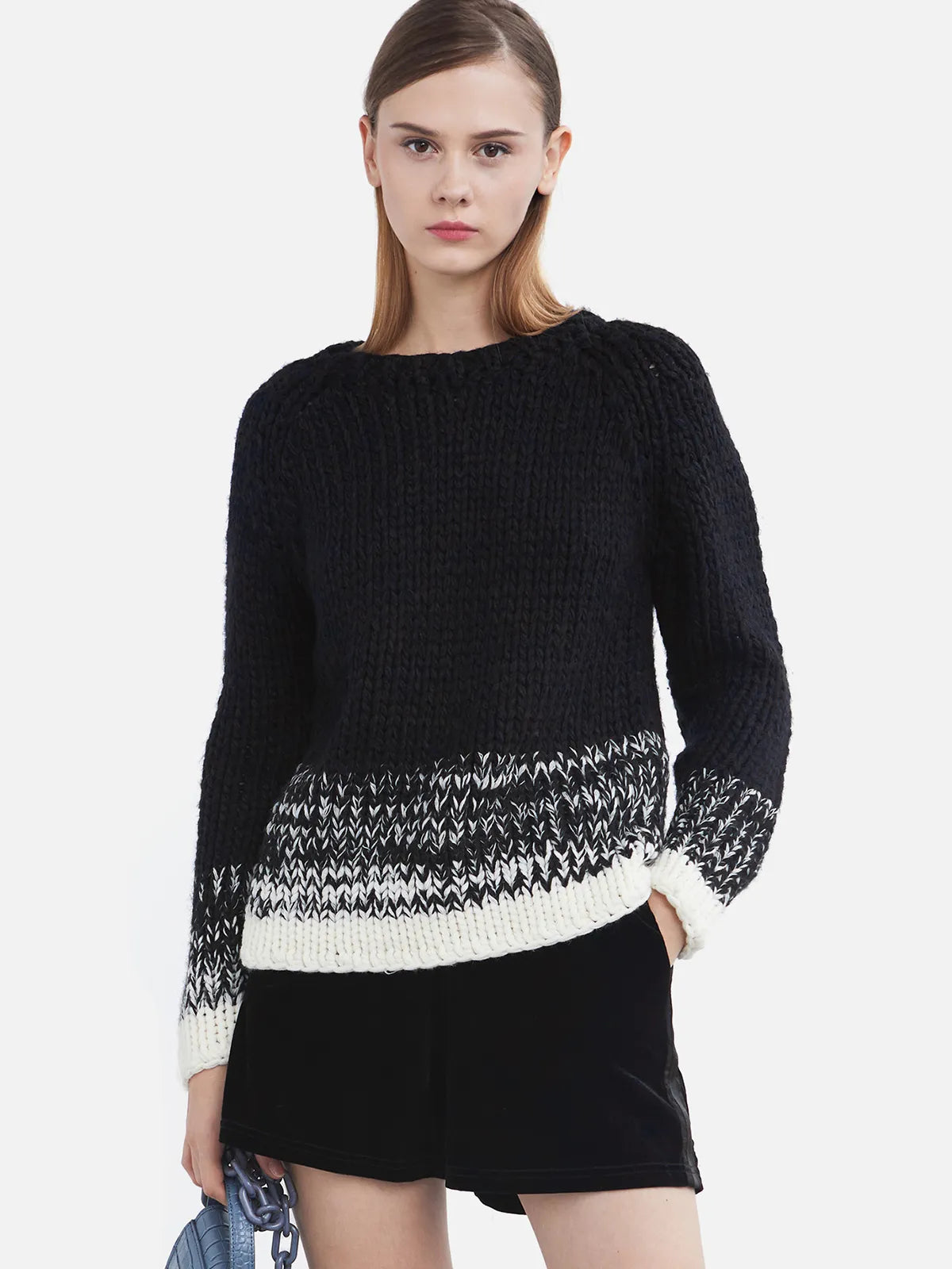 Round Neck Short Knitted Sweater With Crochet Flowers