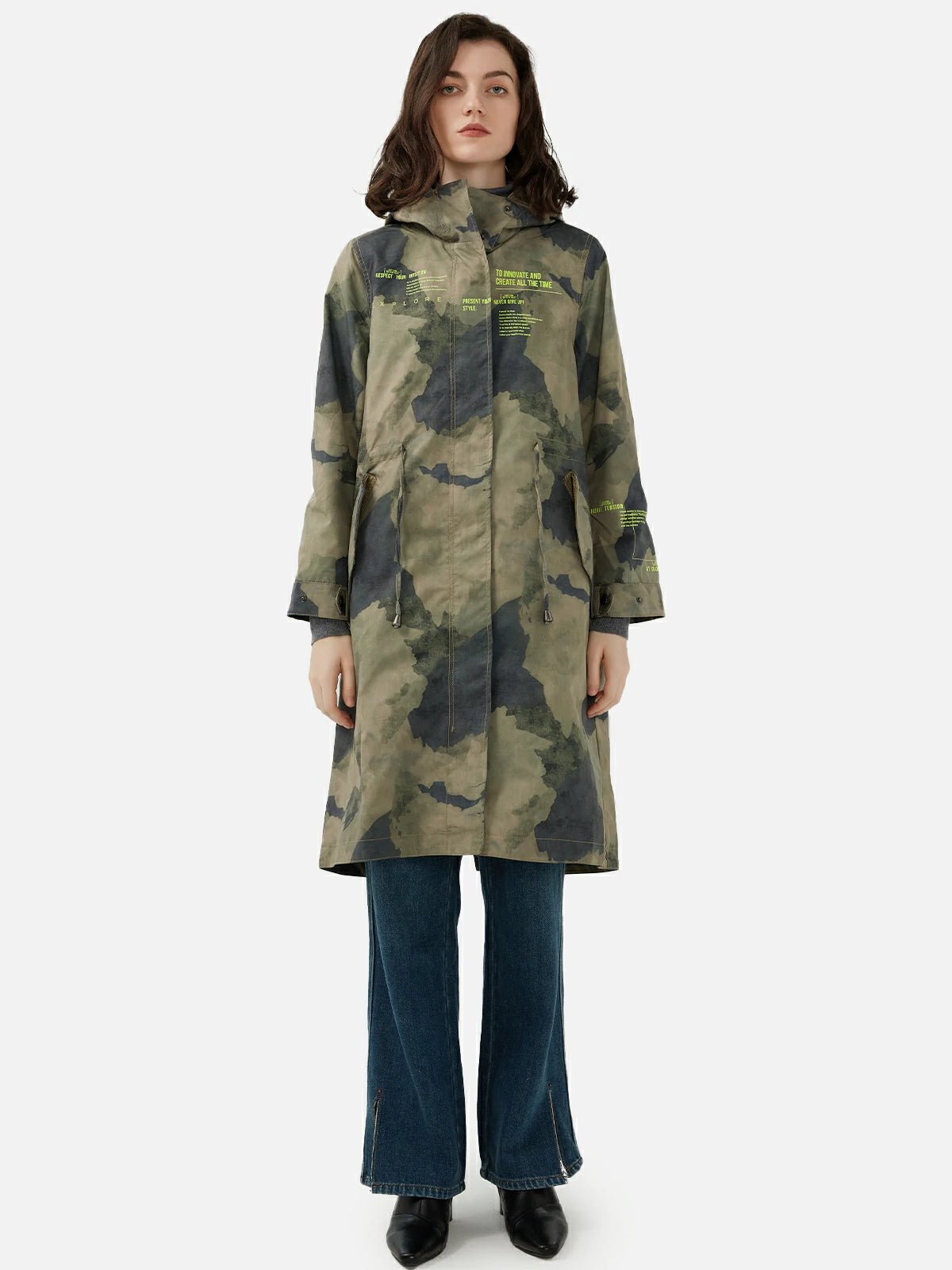 Stylish hooded trench coat with versatile camouflage print and fluorescent letters