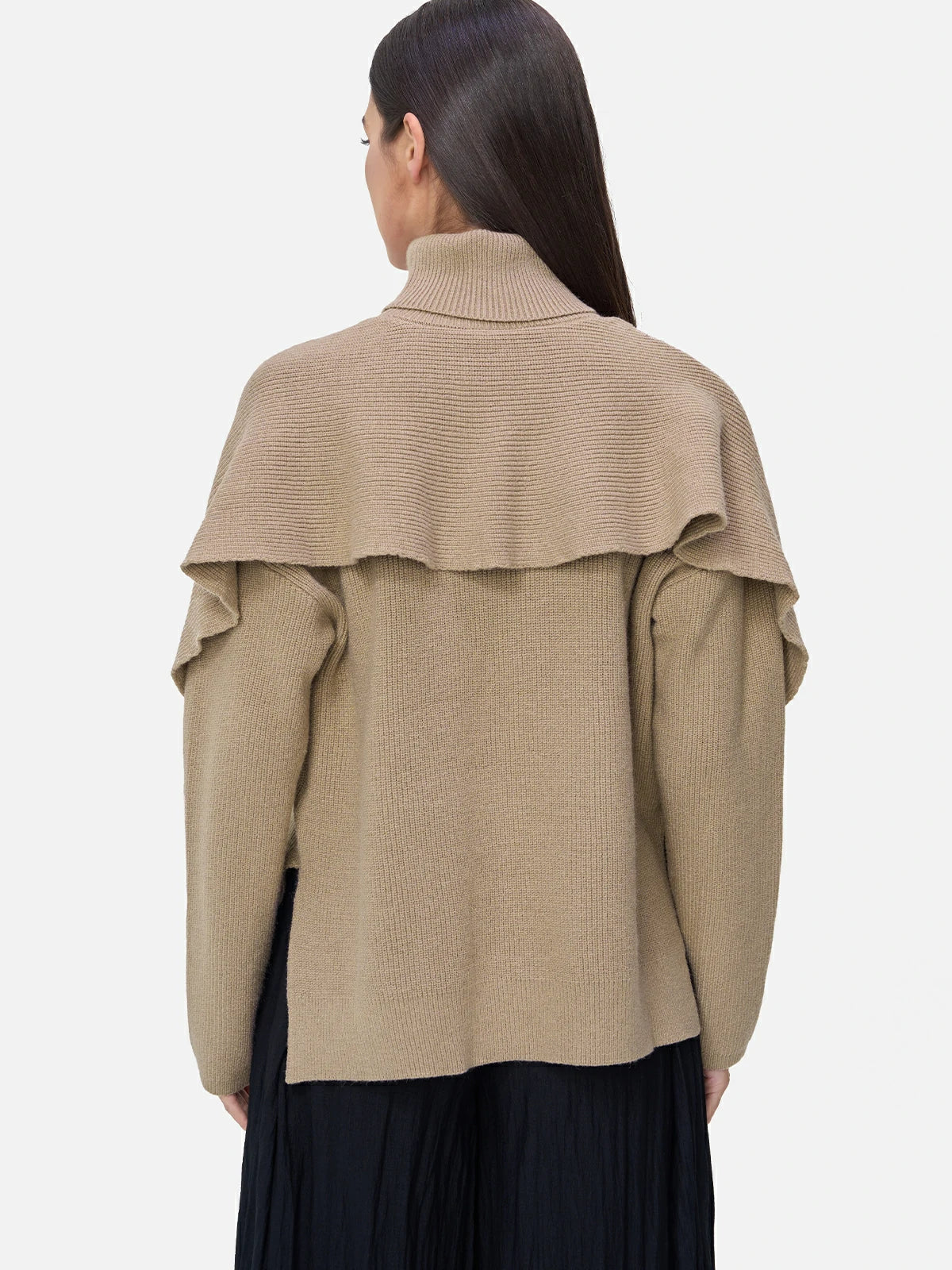 Innovative Fashion Choice: Turtleneck Sweater with Special Back Detailing