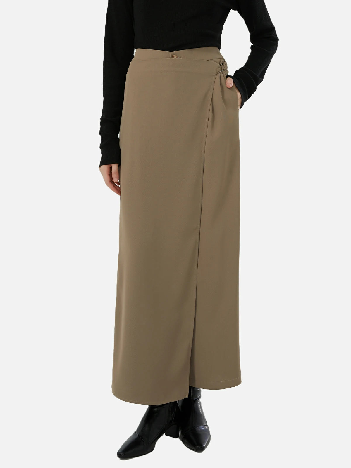Women's casual clothing featuring elastic waist patchwork pocketed trousers
