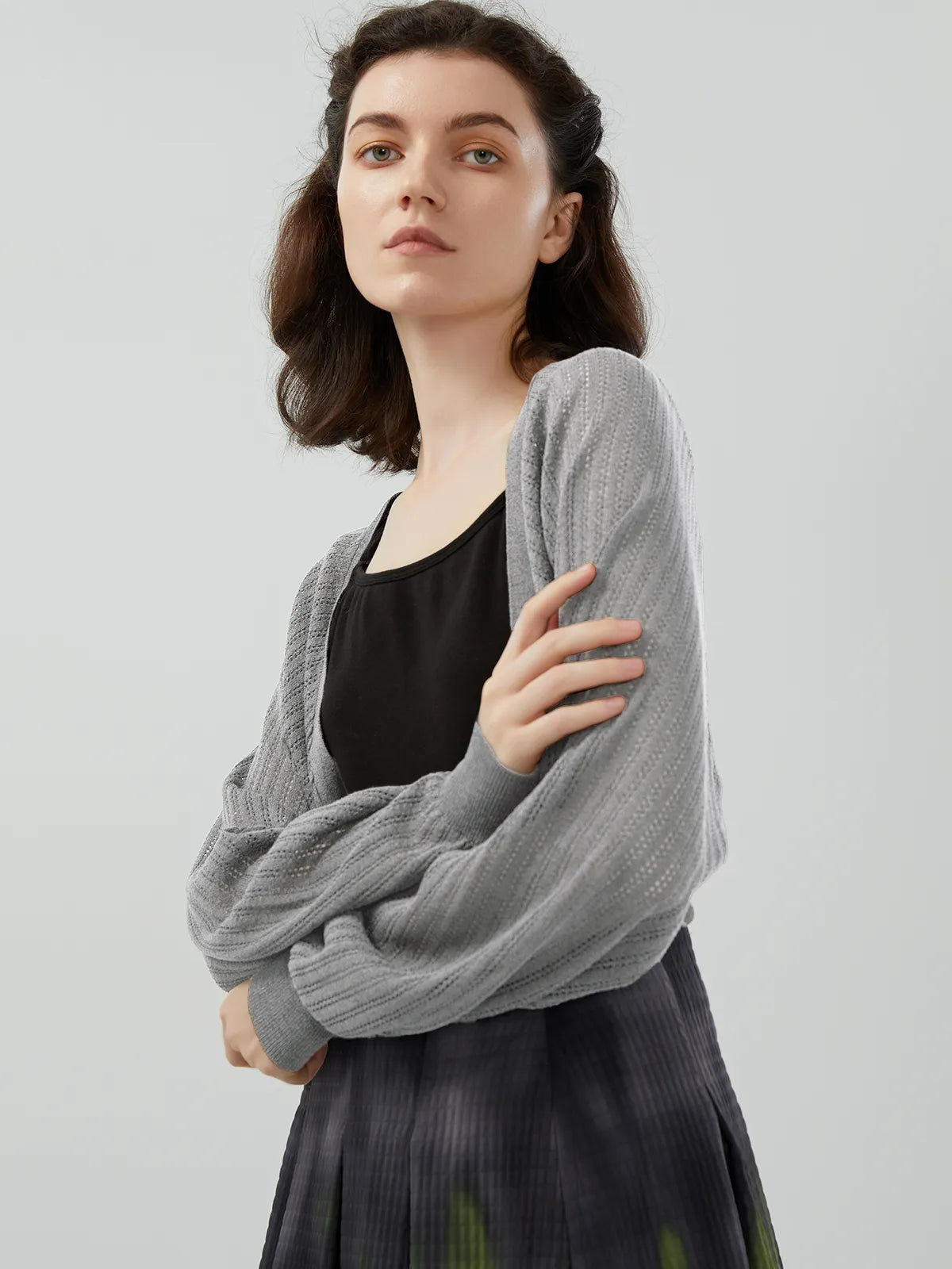 Comfortable material and unique appearance of vintage textured knit sweater