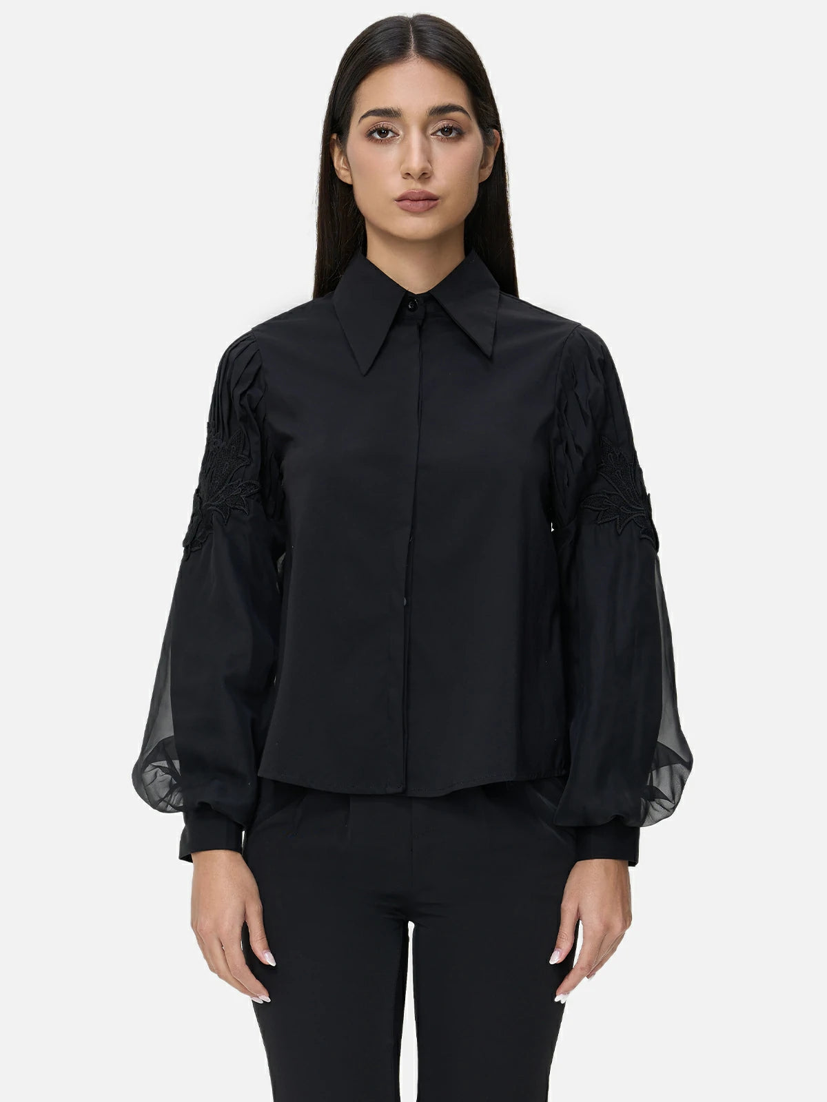 Versatile pairing options for the fashionable black shirt