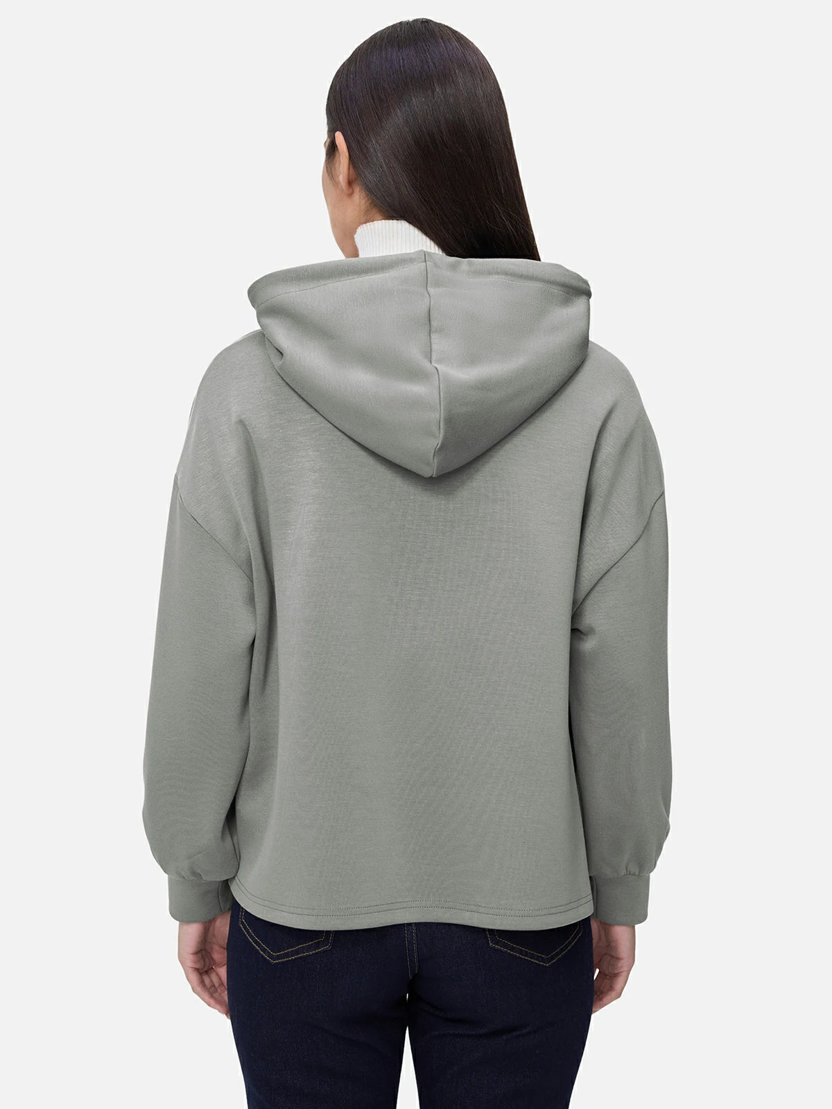 Everyday Style Companion: Grey Slouchy Hooded Sweatshirt with Contemporary Flair