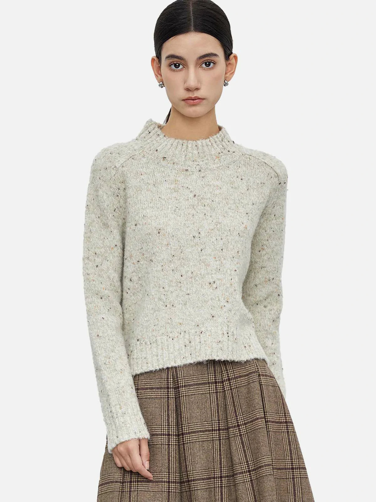 Cozy Loose-Fit Knit Pullover with Playful Polka Dot Pattern and Stylish Ribbed Collar