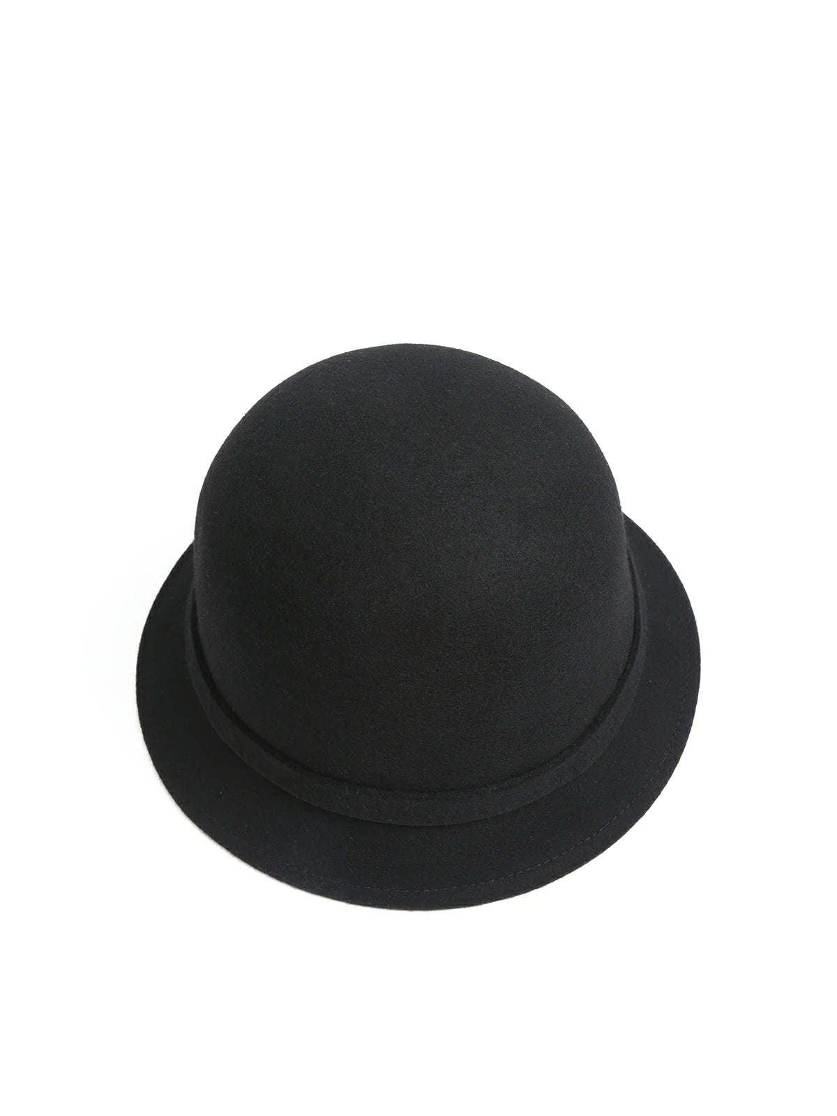 Classic Woolen Hat with Bow Detail: Perfect for a timeless look.