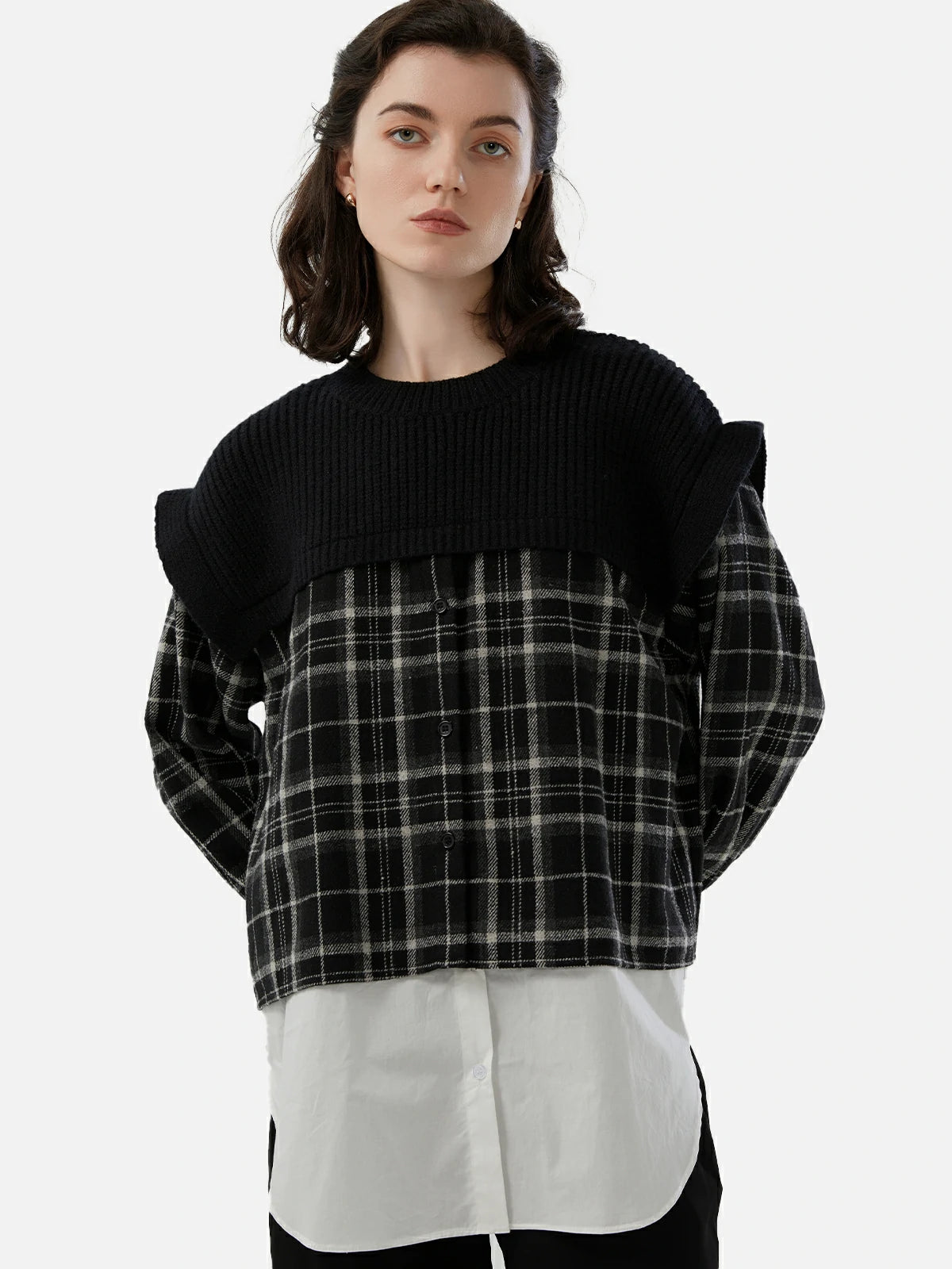Ribbed round neck shirt combining wool and checkered fabric