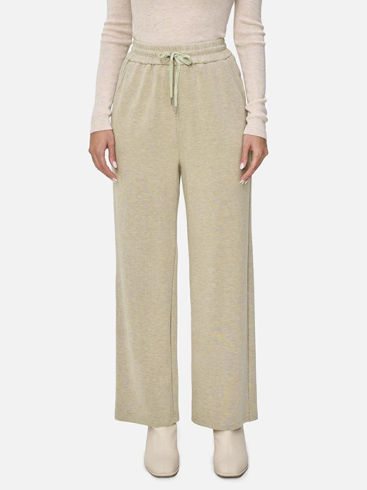 Versatile Knit Pants: Elevate your wardrobe with these versatile knitted straight-leg pants.