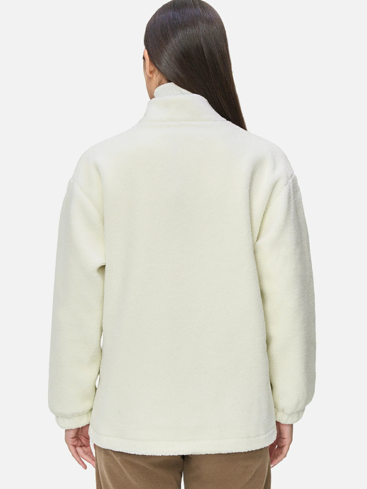 Refined Symmetry: Fleece Jacket with Symmetrical Pockets and Buttons