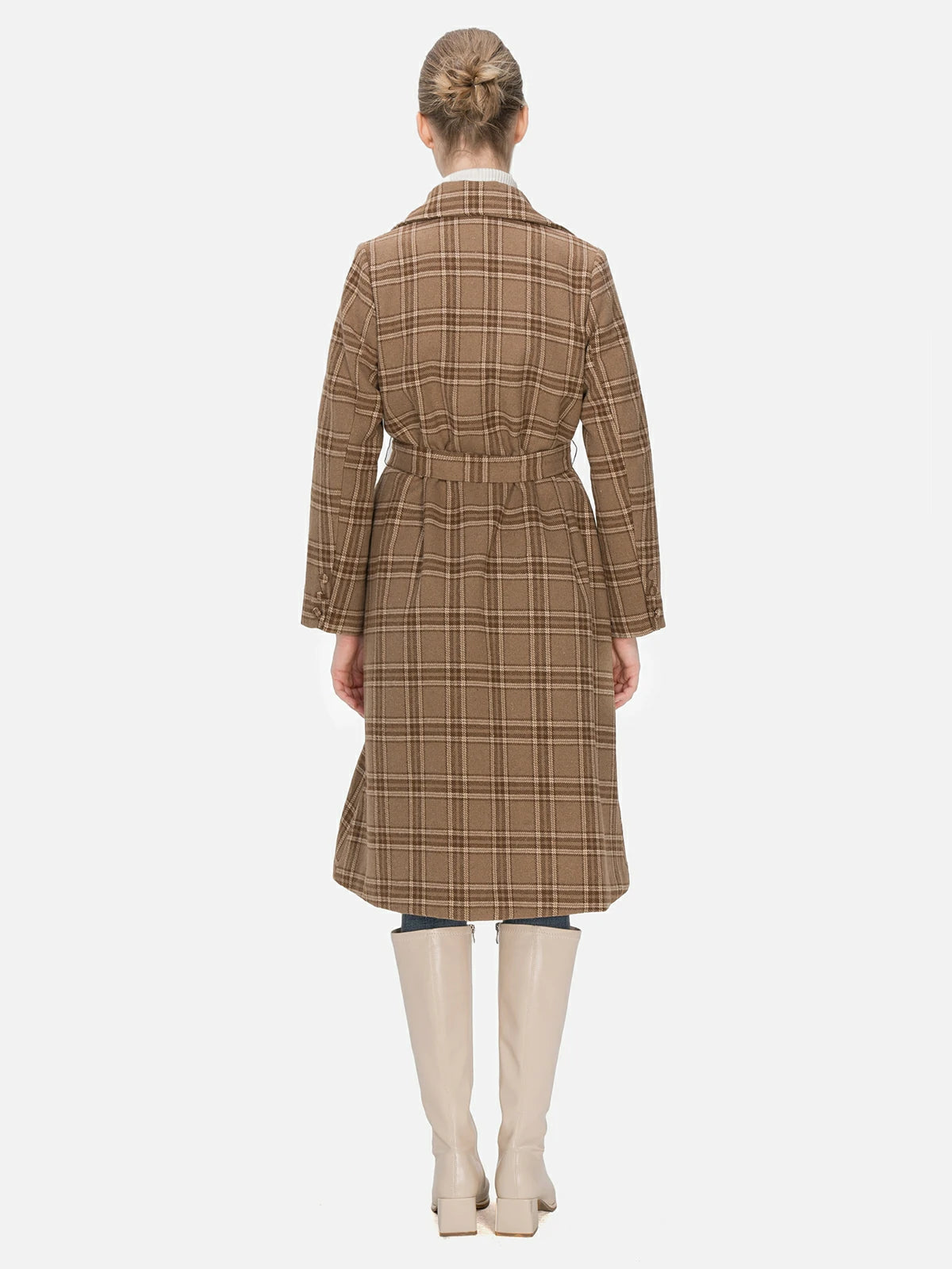 Discover the perfect fit in this brown double-breasted coat, tailored to perfection with a flat lapel, belted design, and checkered pattern, offering a versatile and confidently stylish winter wardrobe addition.
