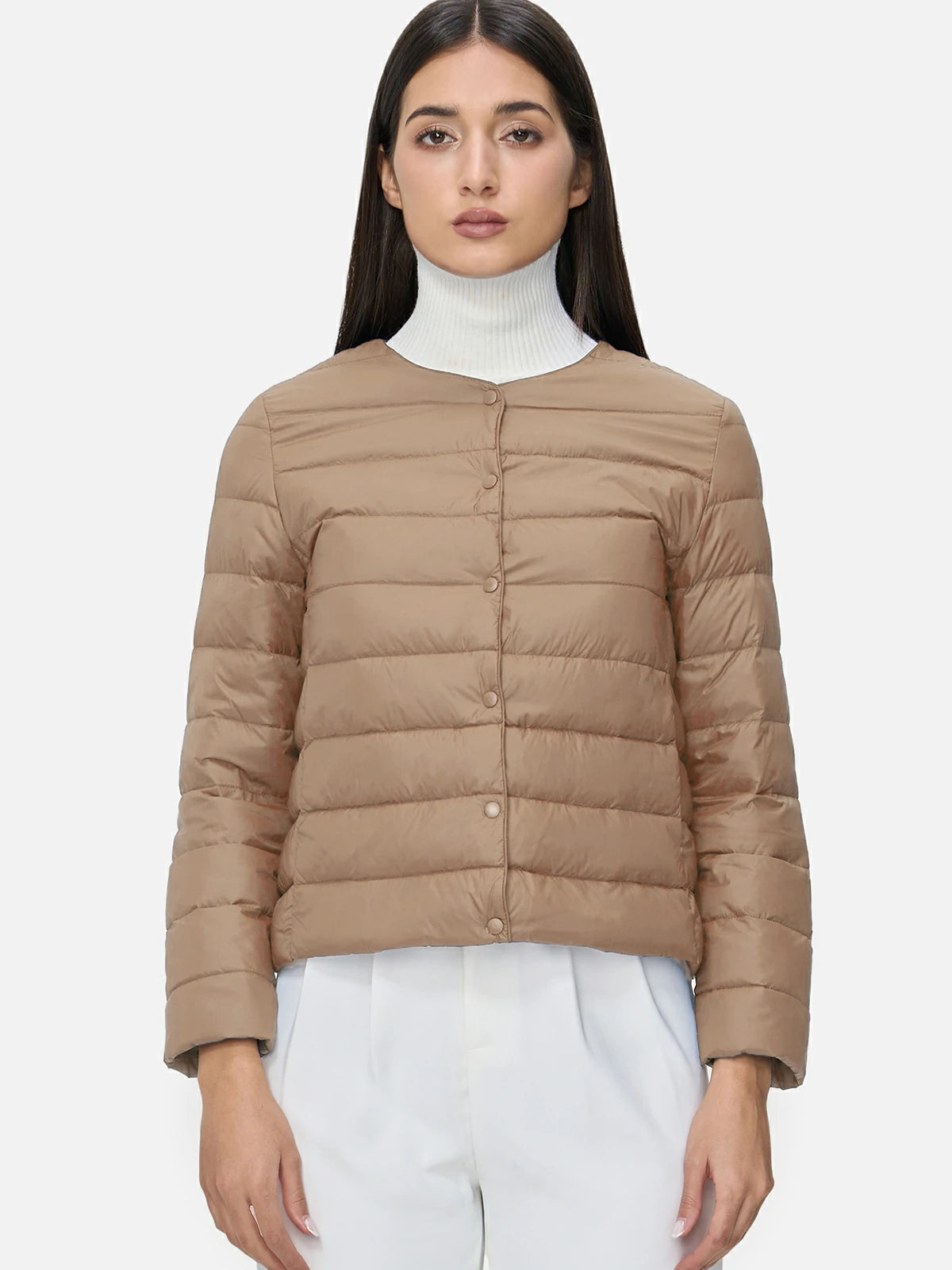 Maintain warmth in an fashionable down jacket