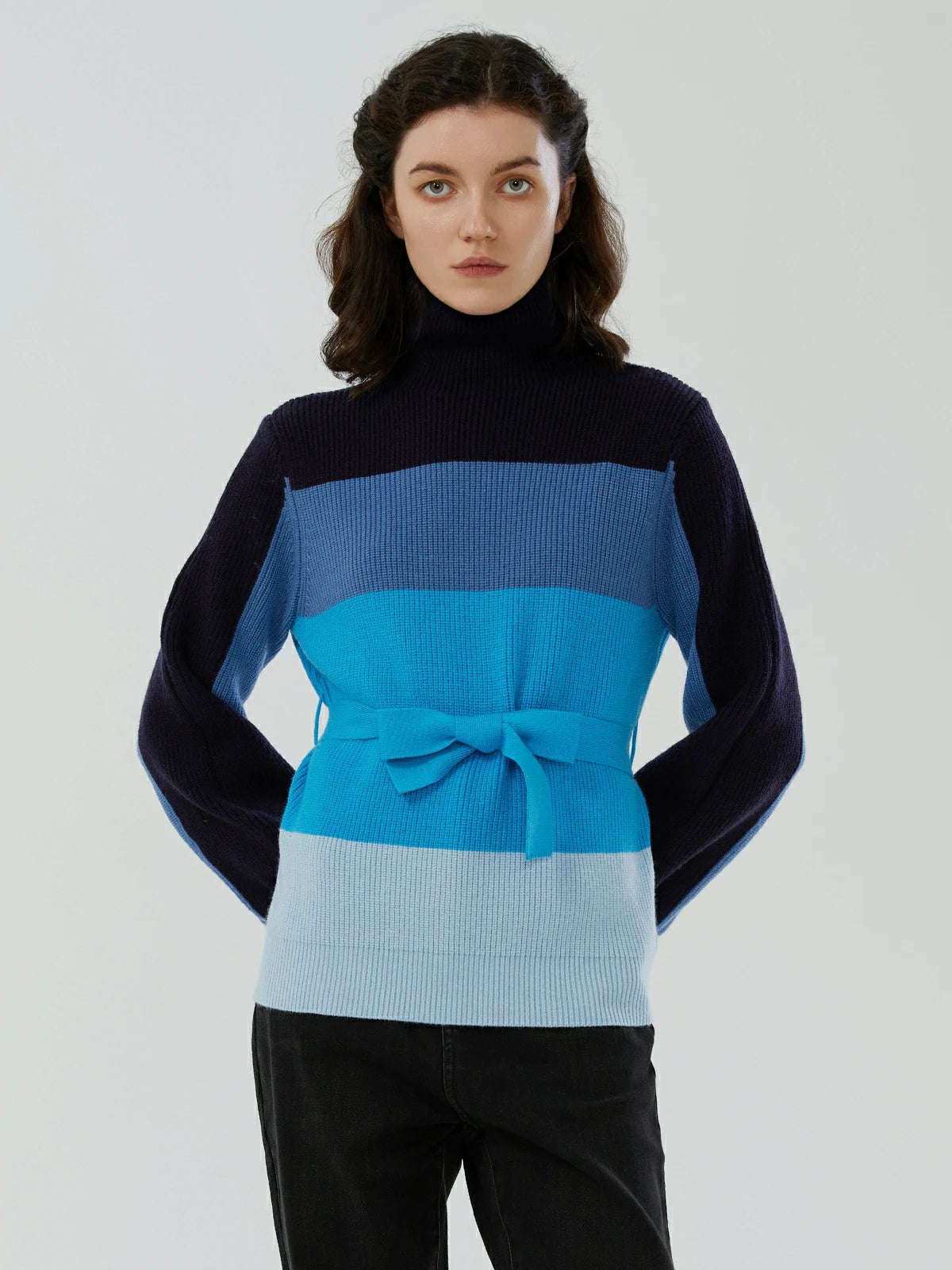 Gradient Color Back Bow Tie Sweater