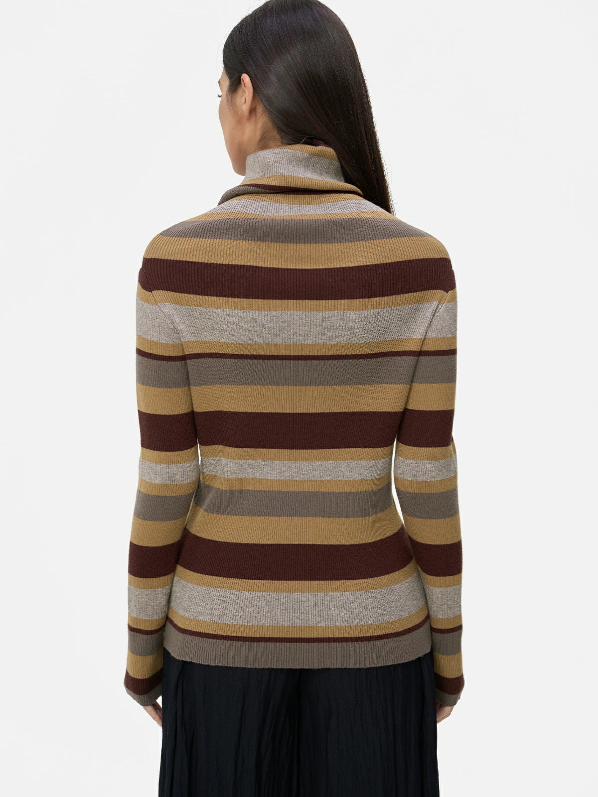 Versatile Color-Blocked Turtleneck Sweater for Casual and Formal Wear