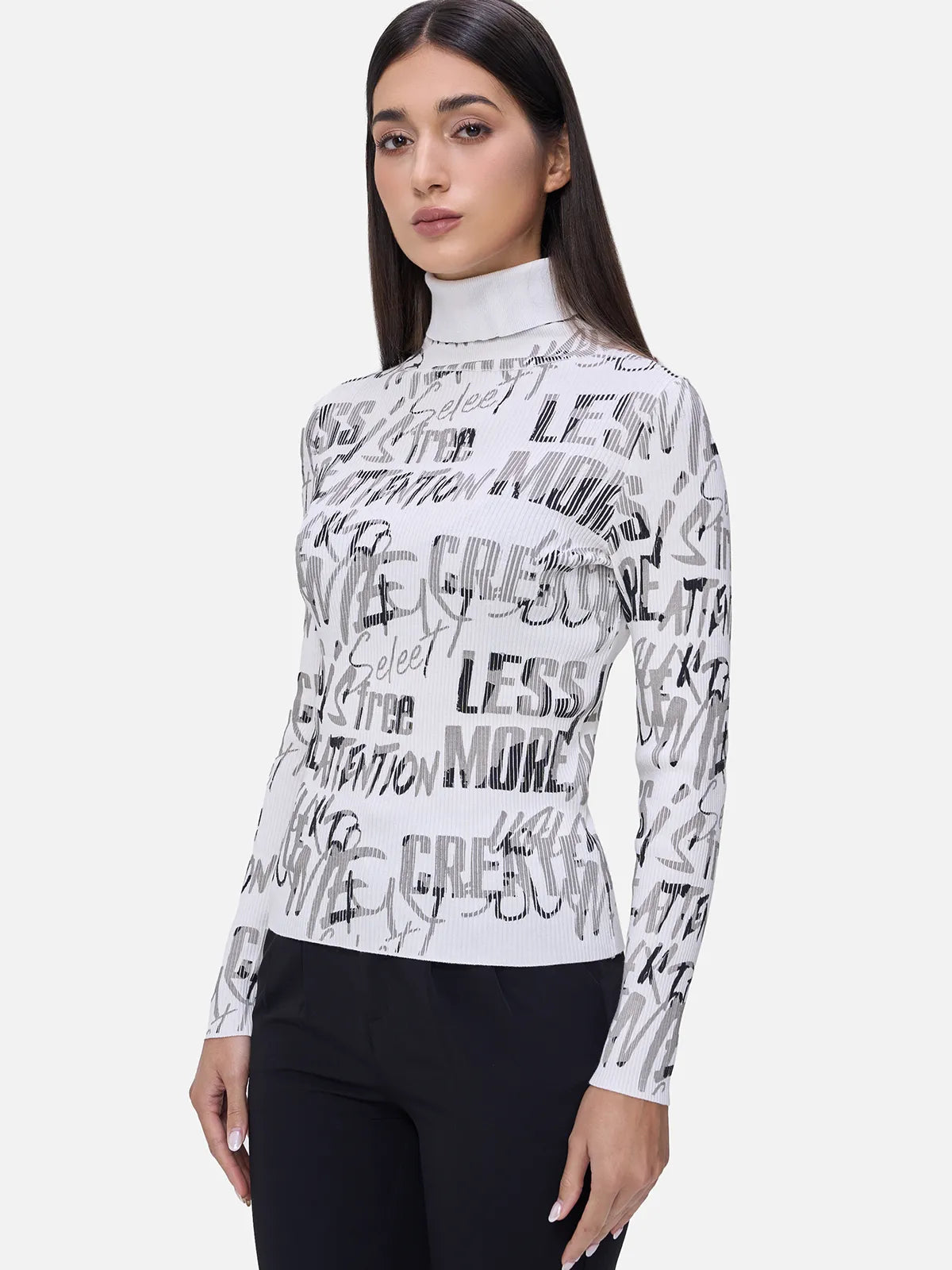 Slim-Fit-Pullover mit durchgehendem Buchstabenmuster