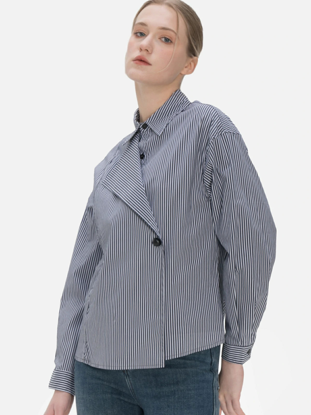 Tailored fit blue and white striped shirt for a comfortable feel