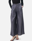 Stylish wide-leg trousers with elastic back waist for comfortable wear