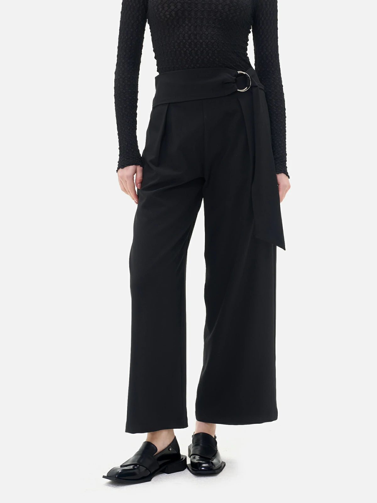 Versatile belt trousers suitable for casual or formal occasions