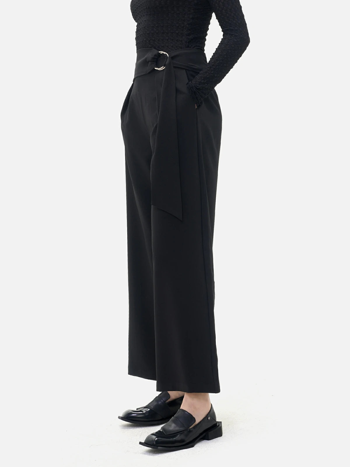Stylish black wide-leg trousers with belt for women