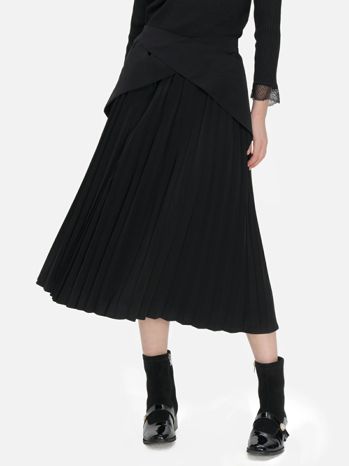 Unique pleated midi skirt with side zipper for a modern look