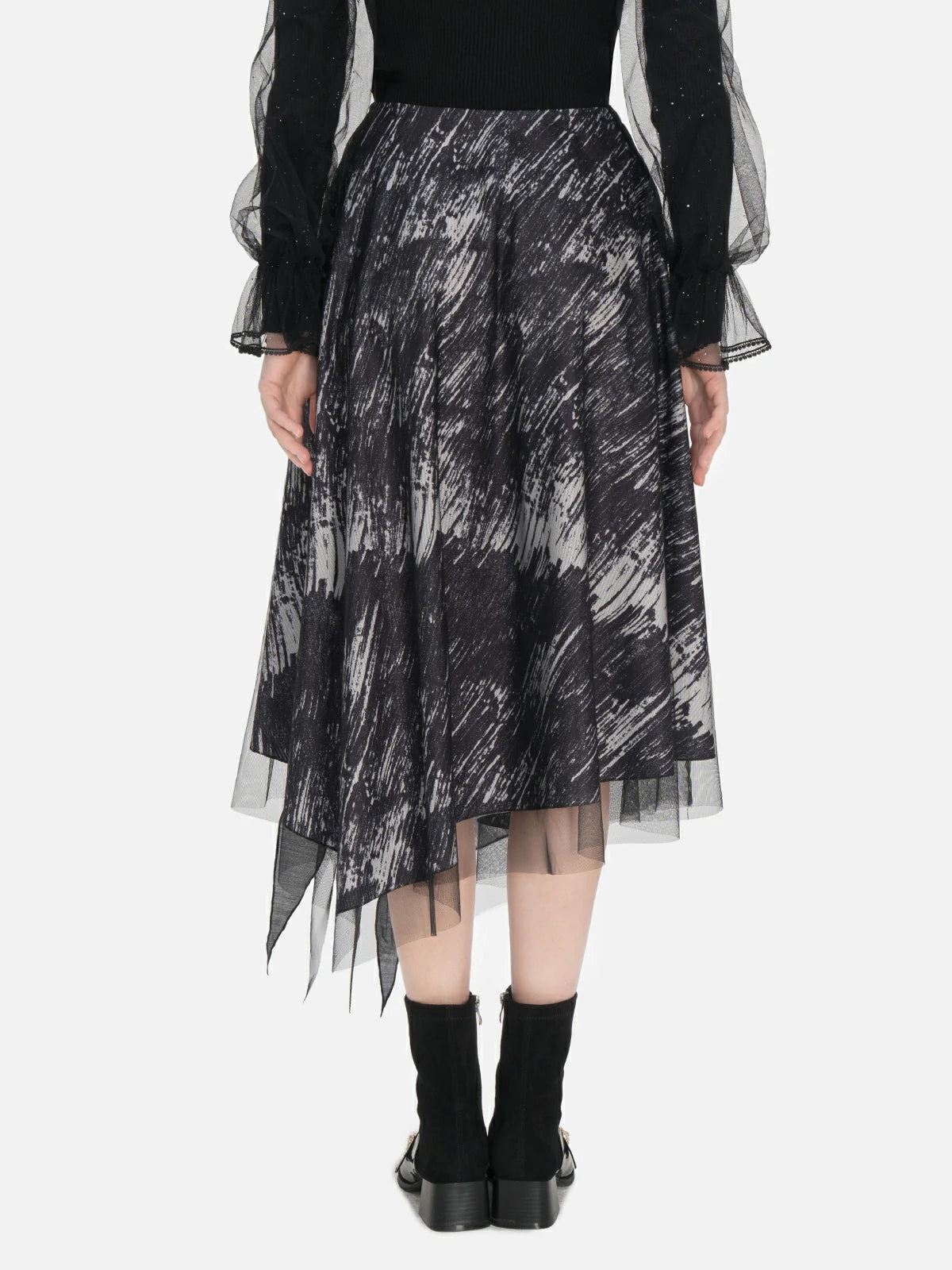 Modern and elegant black and white ink painting A-line midi skirt with an irregular hem, combining an artistic pattern, a two-layer construction.