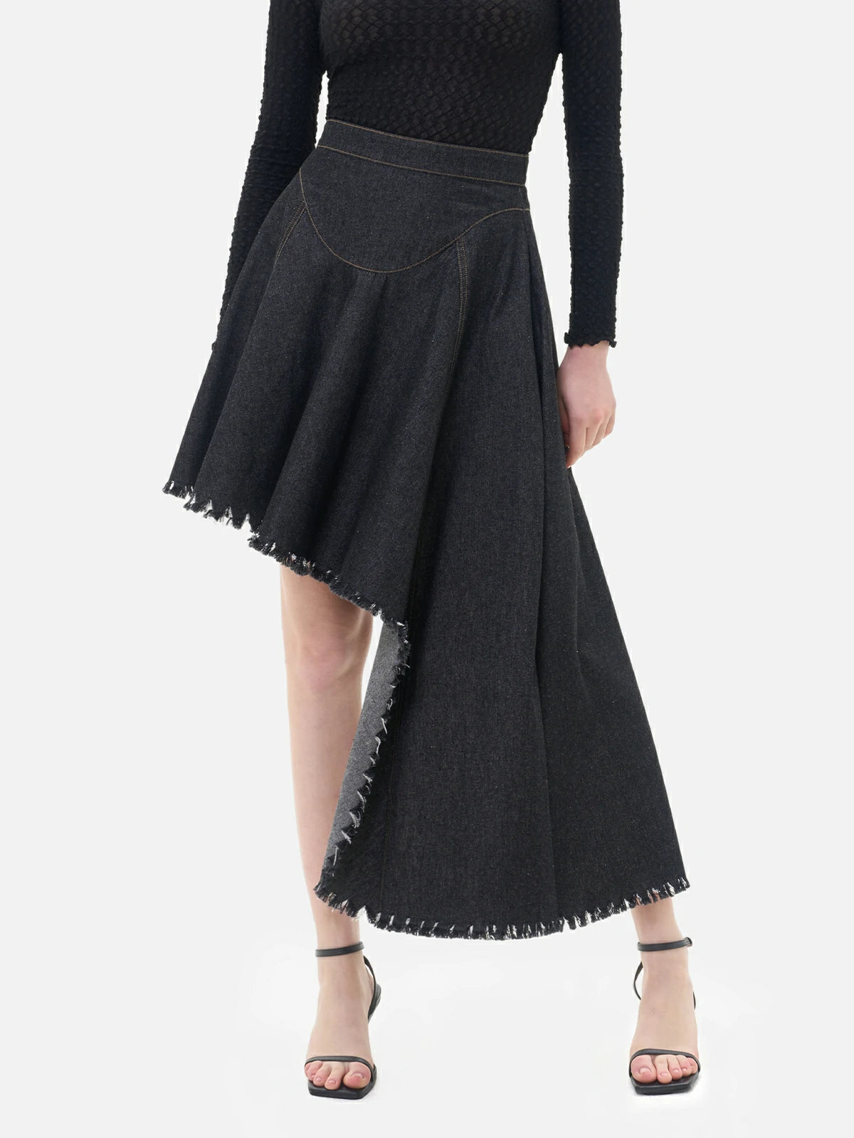 Left-short-right-long frayed edge denim skirt