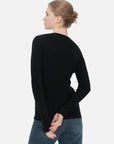 Versatile wearing for different occasions with the black and white round-neck sweater