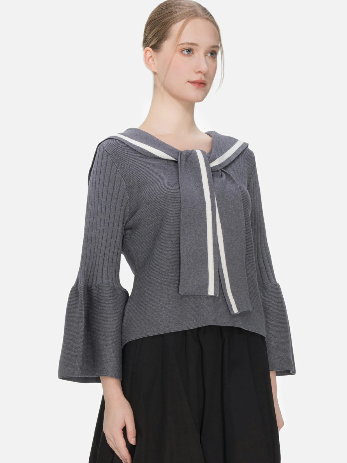 Sophisticated gray pullover with a navy collar and trumpet sleeves, offering a comfortable fit while showcasing an elegant and stylish ensemble.