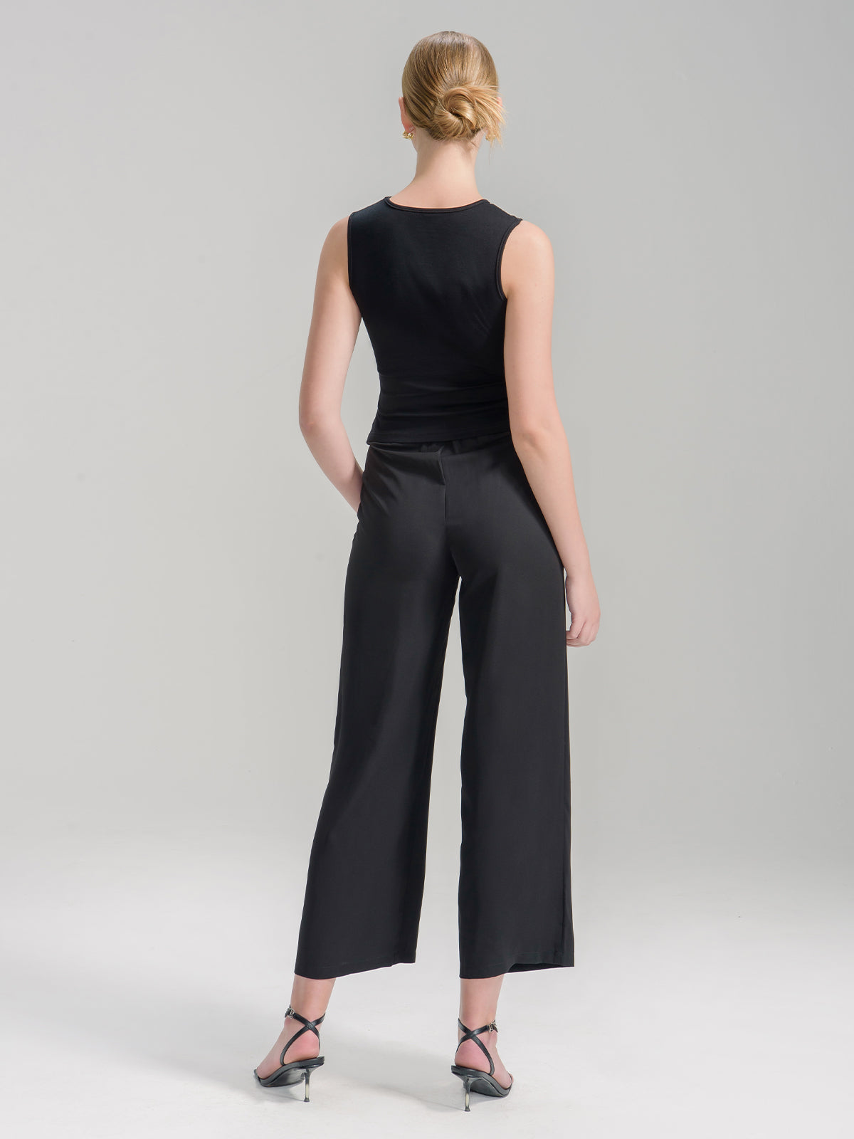 Side Pleat Sleeveless T-Shirt