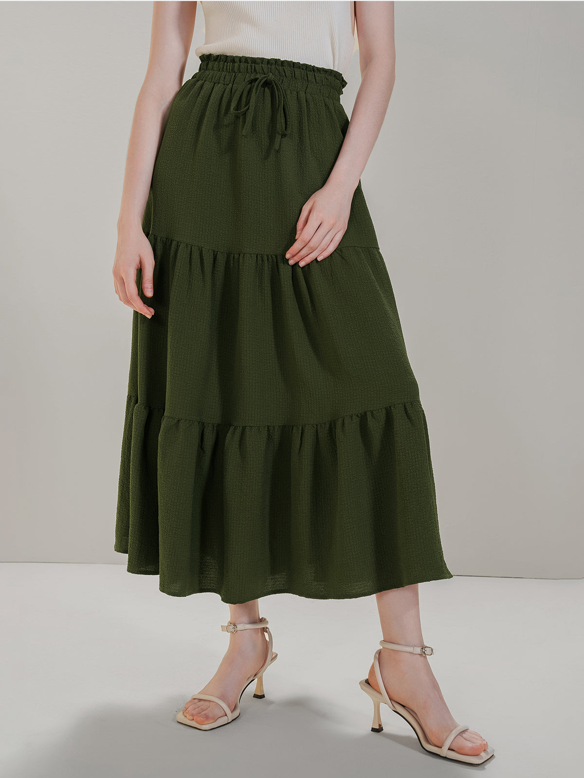Green layerd a-line skirt with waist 
elasticity design, perfect vacation skirt