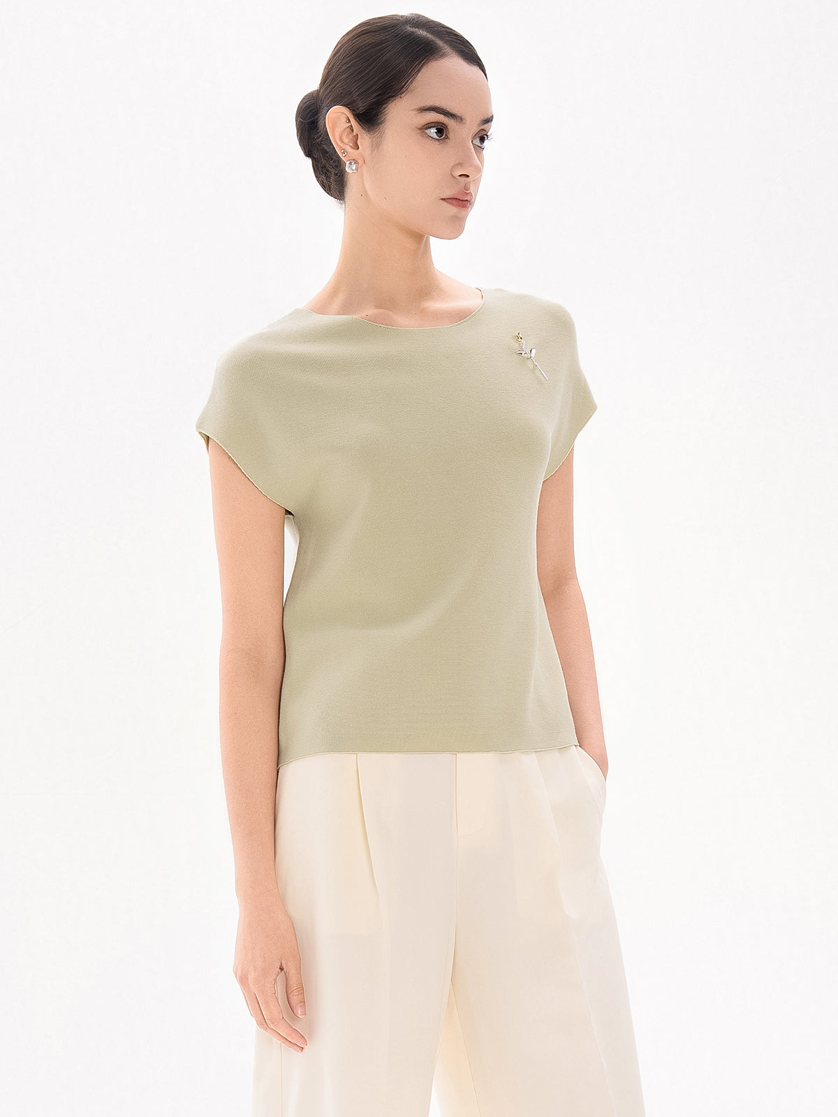 Brooch Dolman Sleeve Kint Top