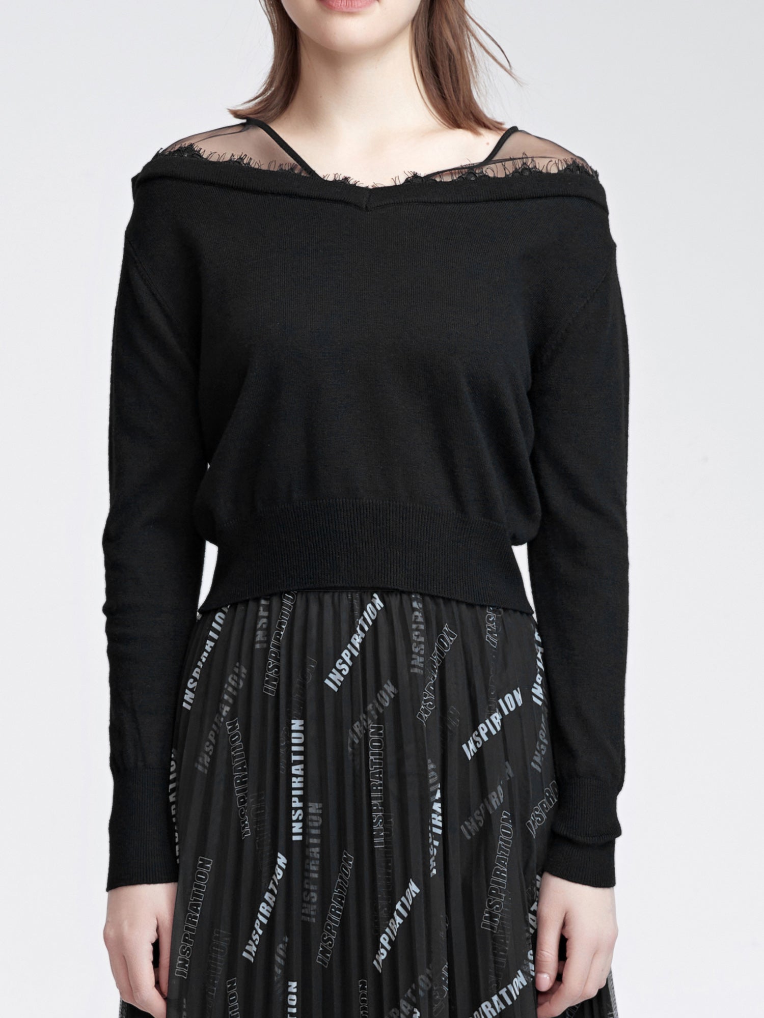 V-neck Lace-trimmed Paneled Sweater - S·DEER