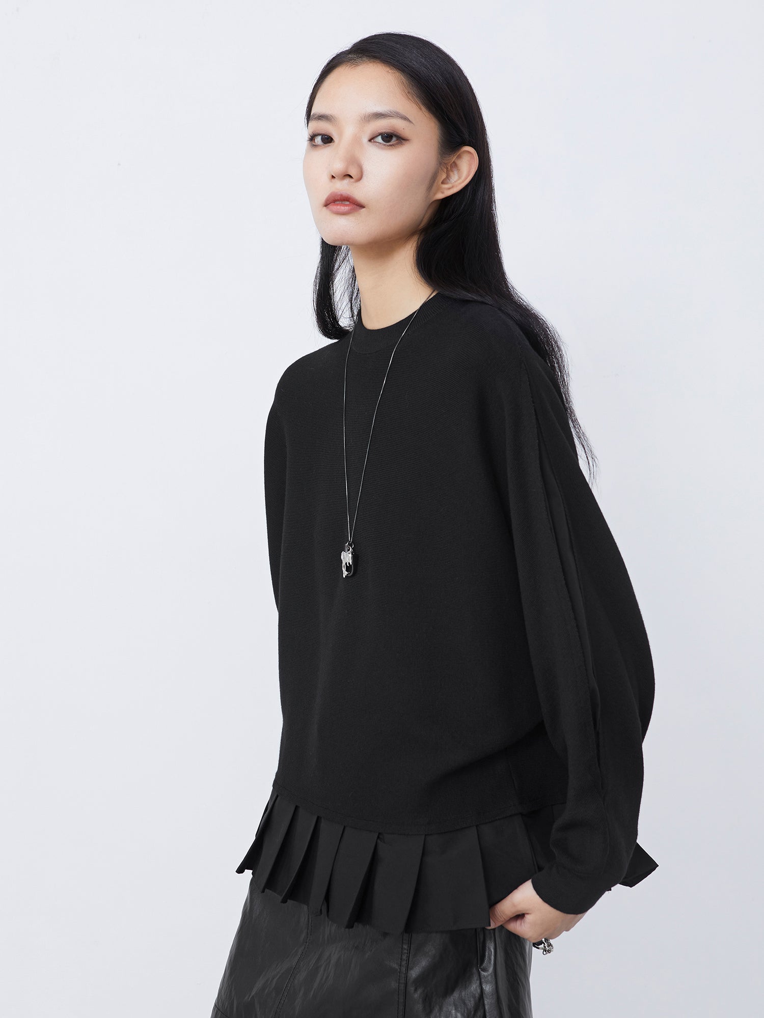Ribbed Crew Neck Gathered Panel Loose-Fitting Sweater