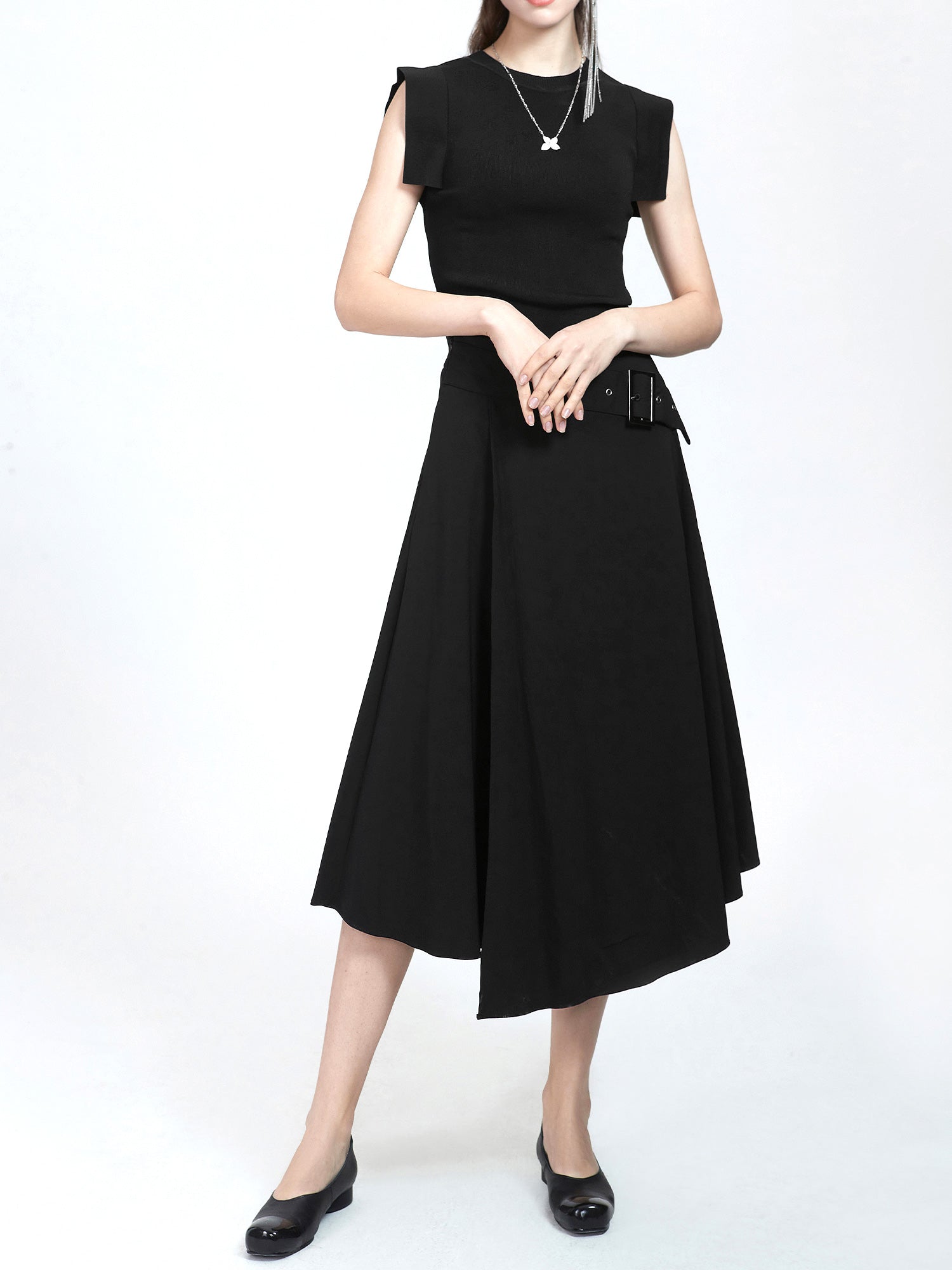 Trends in irregular hem skirts in fashionable women&#39;s wear