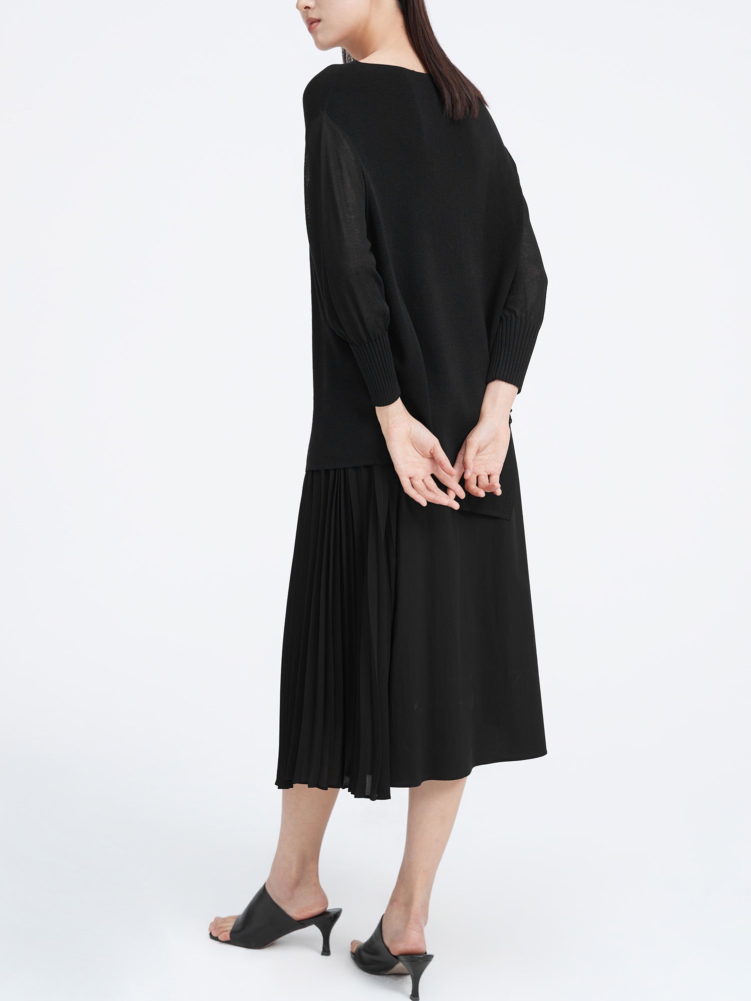 Round Neck Pullover Knit Sweater - S·DEER