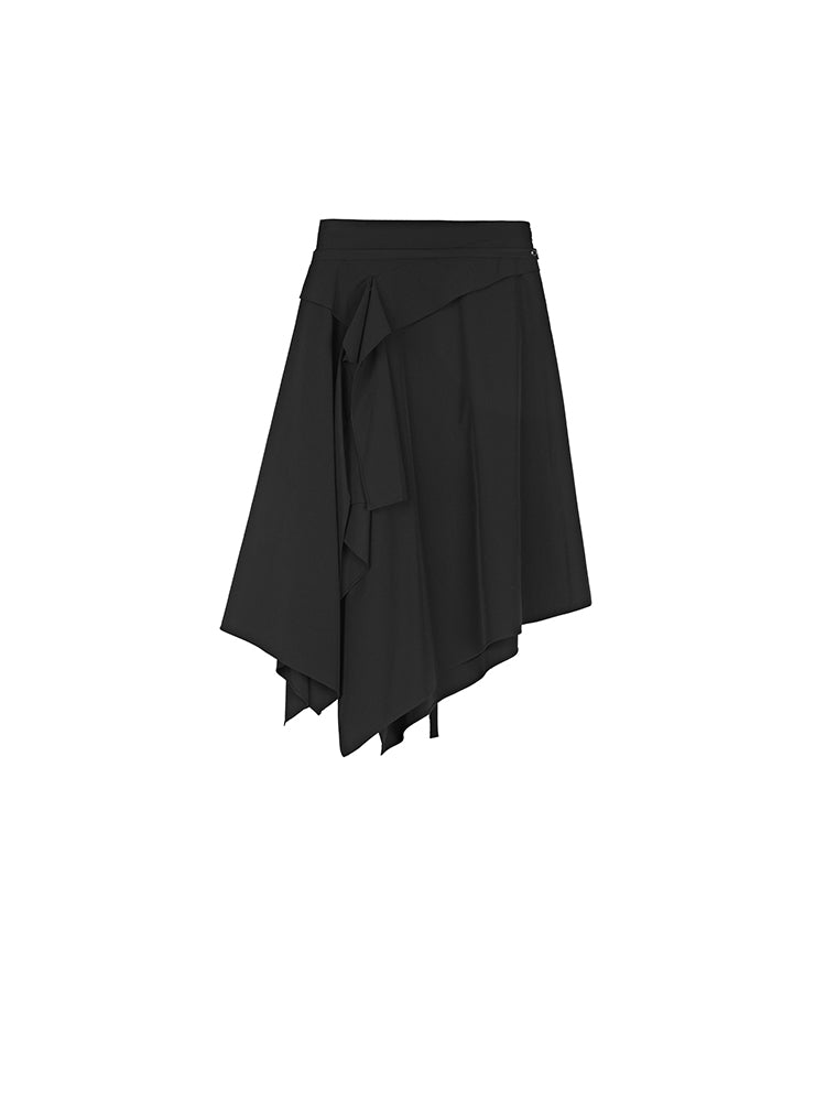 Schwarzes Kleid mit unregelmäßigem Saum und Rüschen vorne 